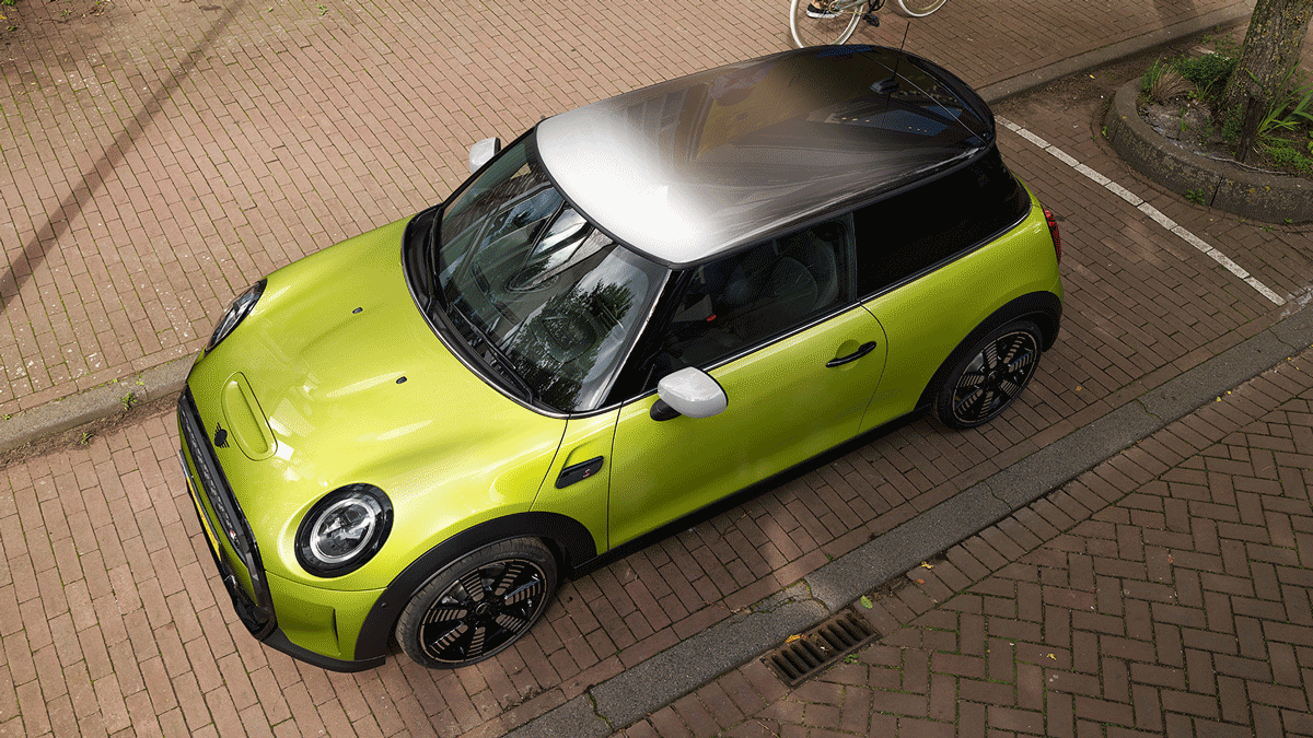 MINI 3 Porte – grigia e nera – tettuccio panoramico in vetro