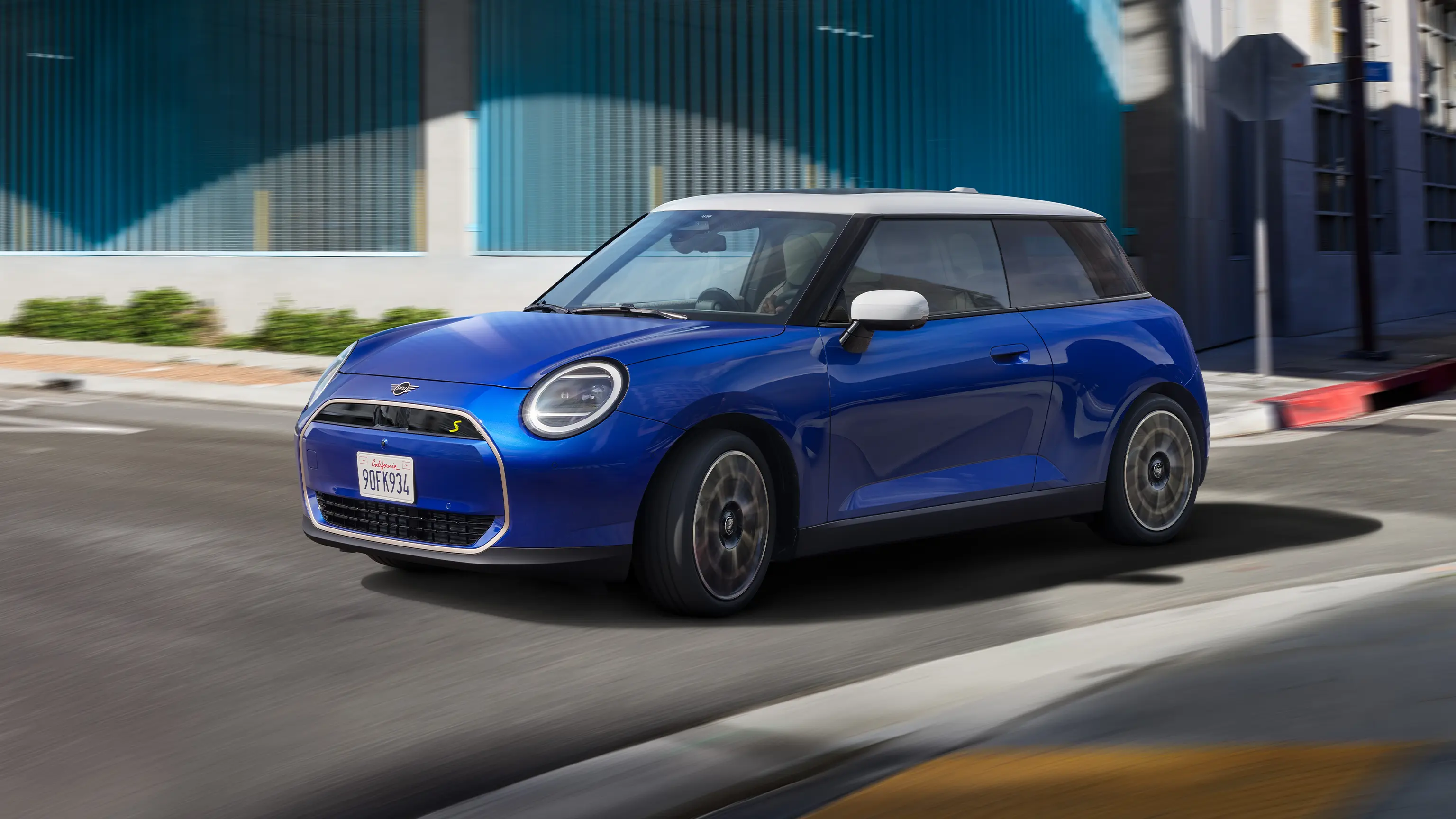 All-Electric MINI Cooper- 100% Elettrica