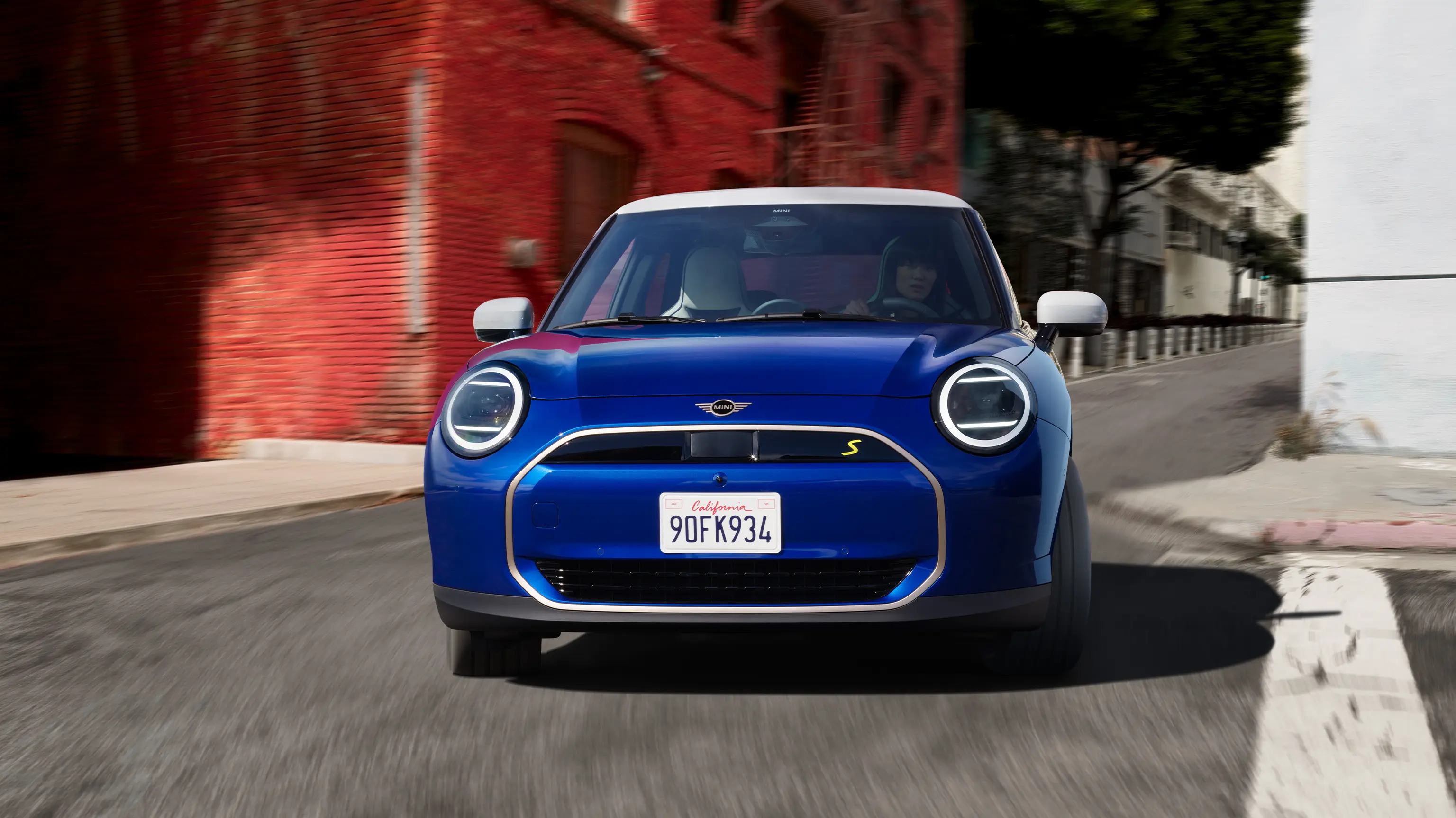 All-Electric MINI Cooper- vista anteriore