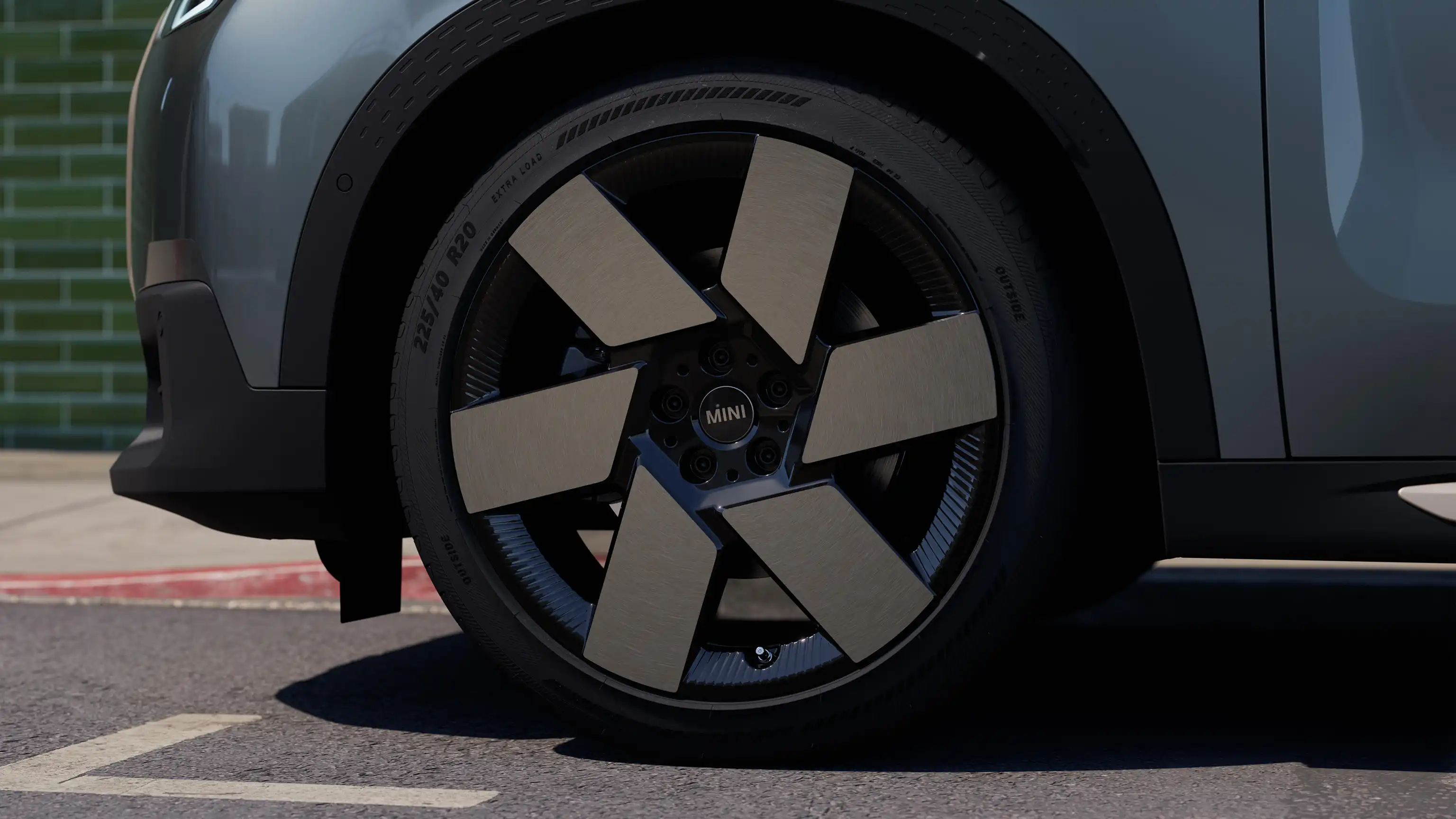 All-Electric MINI Countryman - Video Ruote