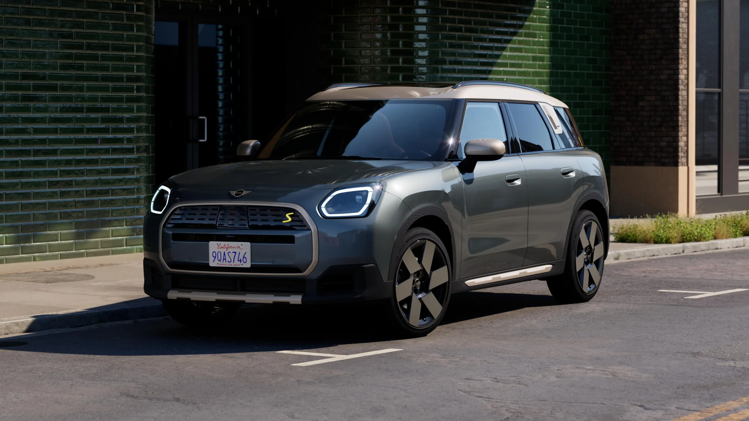 Video che mostra in dettaglio gli interni e gli esterni di una MINI Countryman 100% elettrica. La videocamera scorre sul cruscotto, mettendo in risalto gli elementi di design