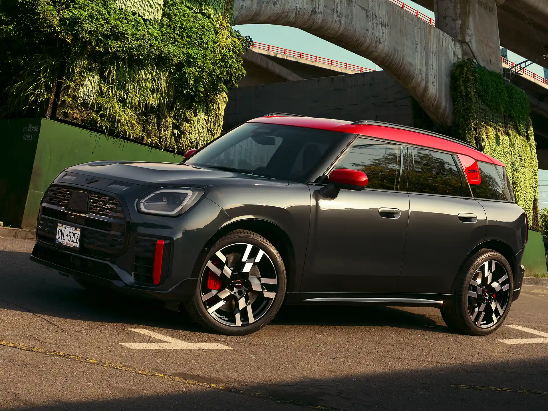 MINI John Cooper Works Countryman – vista laterale