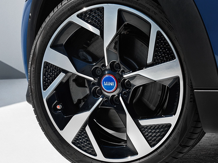 Dettaglio dei cerchi della MINI Cooper Oxford Edition.