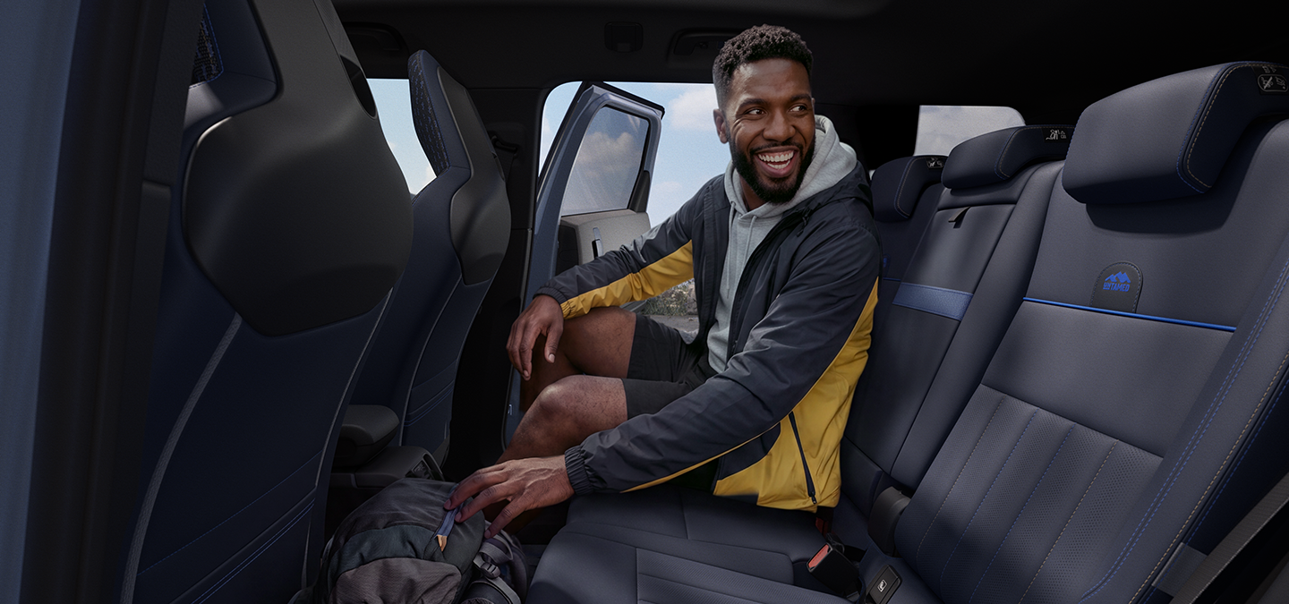 Immagine degli interni della MINI Countryman Untamed Edition che ne mette in risalto la spaziosità.