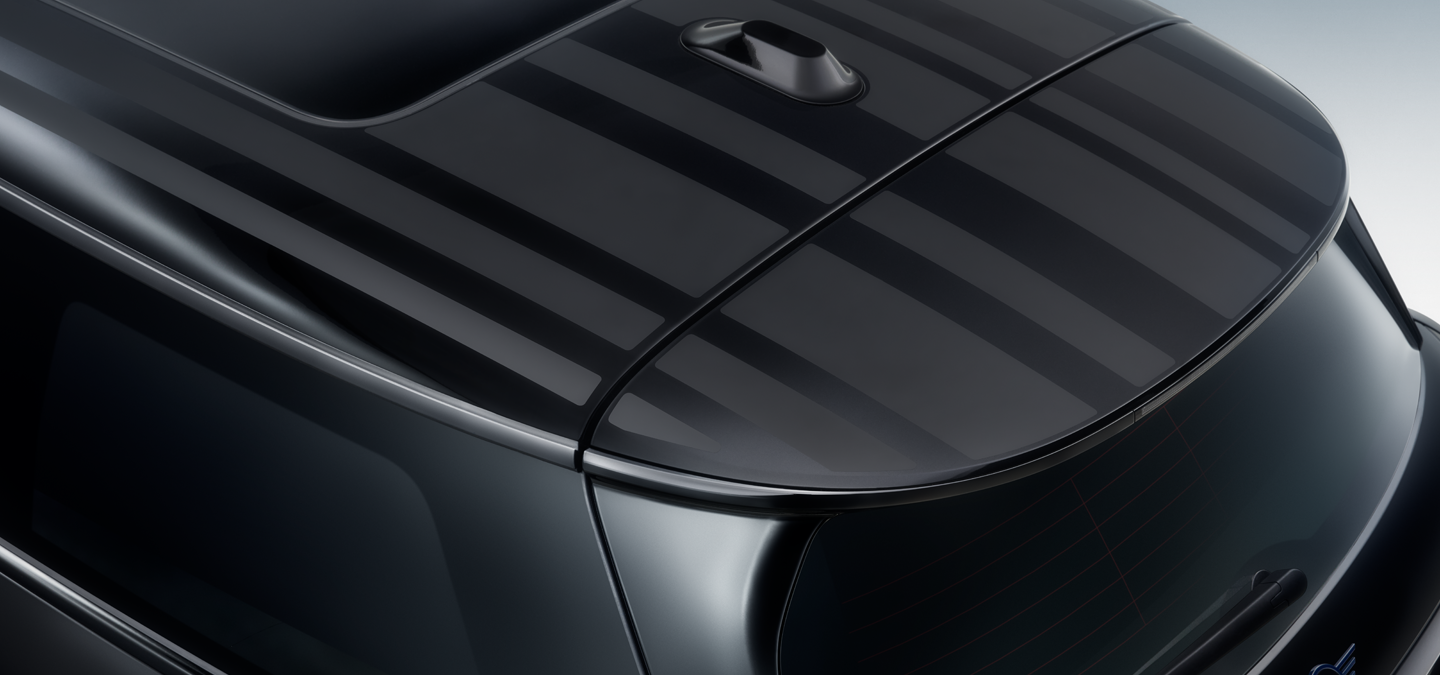 Scatto ravvicinato dall’alto del tetto a contrasto della MINI Paul Smith Edition in Black con un’interpretazione unica delle strisce