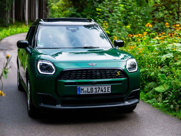 ALL-ELECTRIC MINI COUNTRYMAN