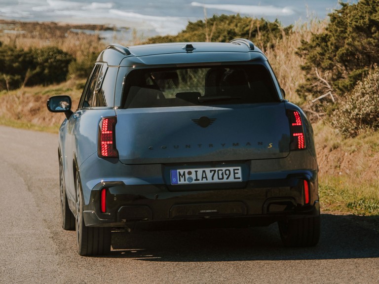 ALL-ELECTRIC MINI COUNTRYMAN