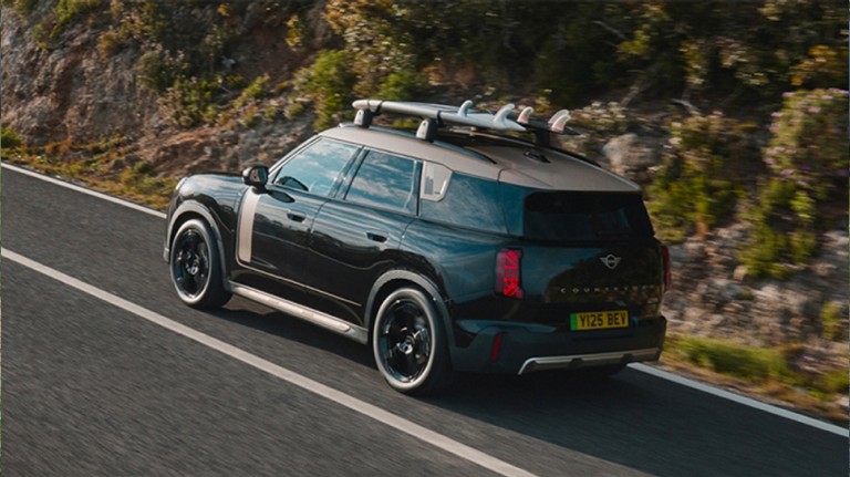 ALL-ELECTRIC MINI COUNTRYMAN