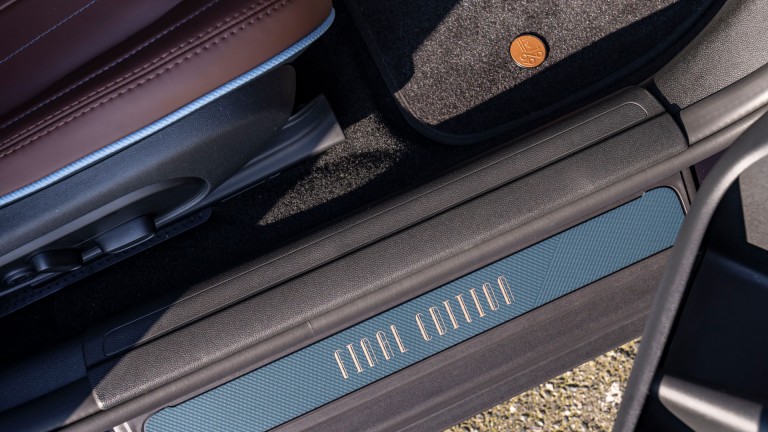 MINI Clubman Final Edition - galleria teaser - battitacco