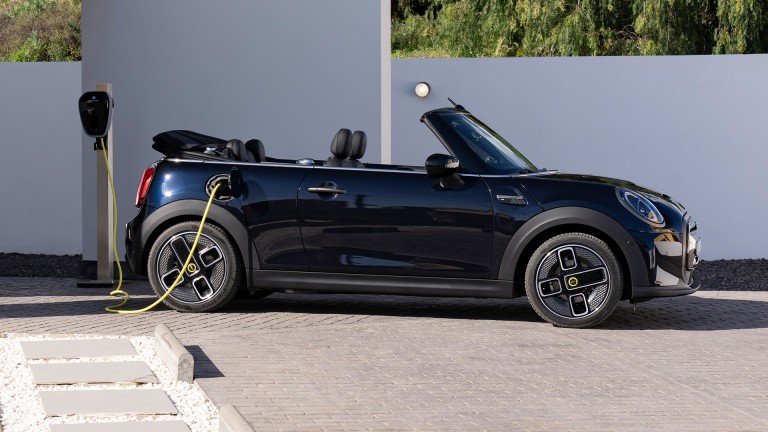 All-Electric MINI Cabrio - esterni