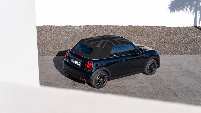 All-Electric MINI Cabrio - vista frontale