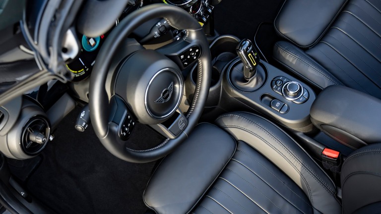All-Electric MINI Cabrio - vista frontale