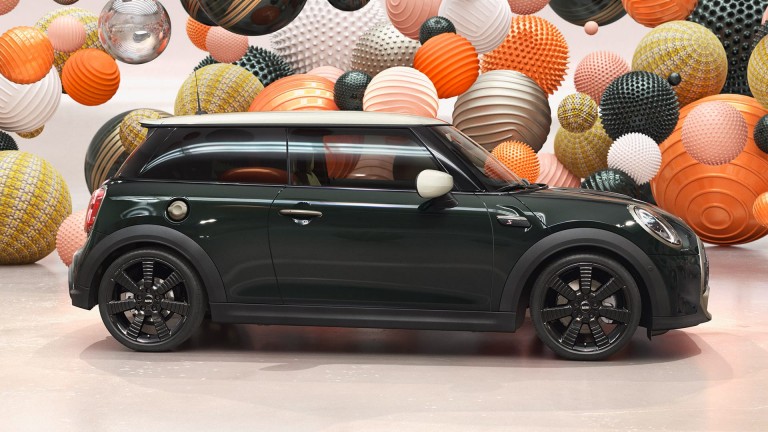 MINI 3 Porte – Resolute Edition – Rebel Green