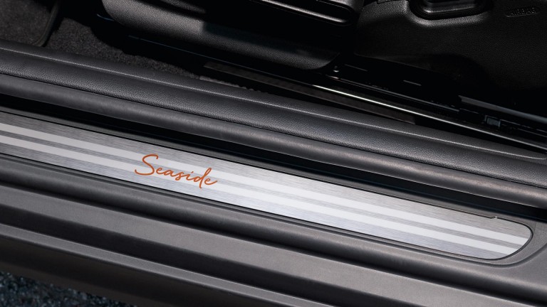 MINI Cabrio Seaside Edition – ingresso portiera - edition insignia