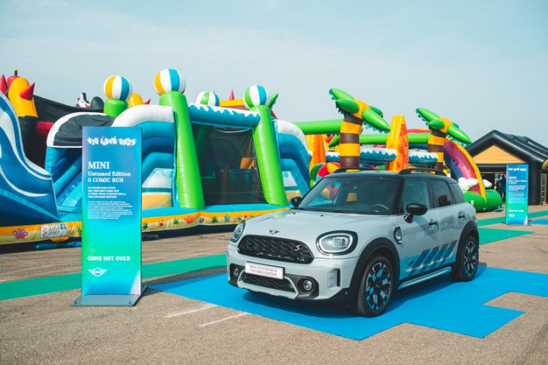 MINI COOPER ANNIVERSARY.