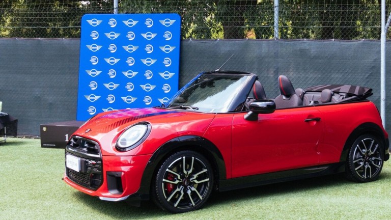 THE MINI WAY. IL MONDO PADEL.