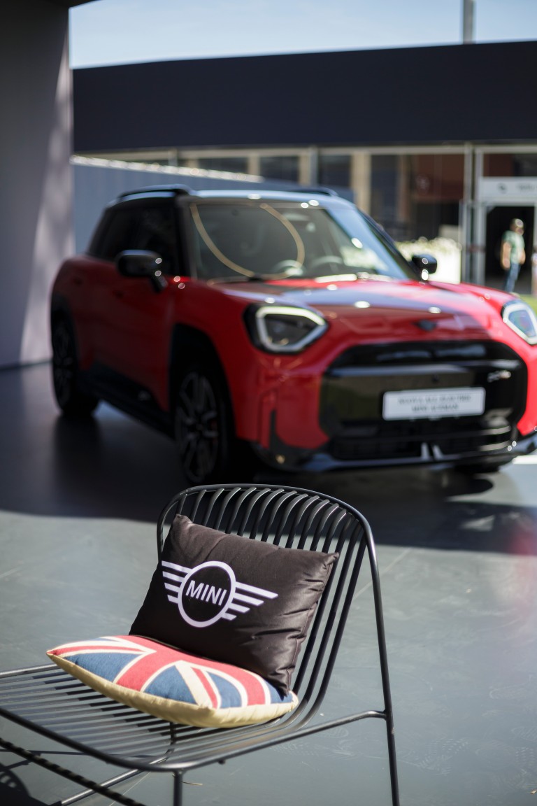 THE MINI WAY. IL MONDO PADEL.