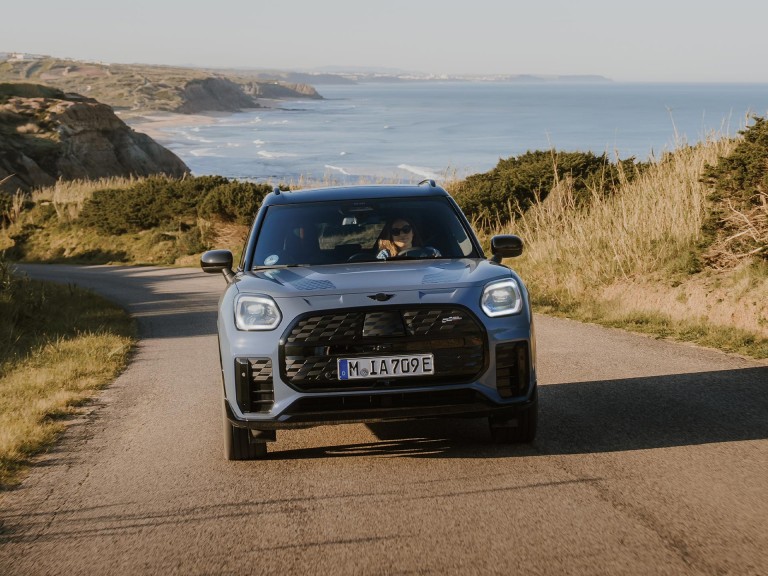 ALL-ELECTRIC MINI COUNTRYMAN
