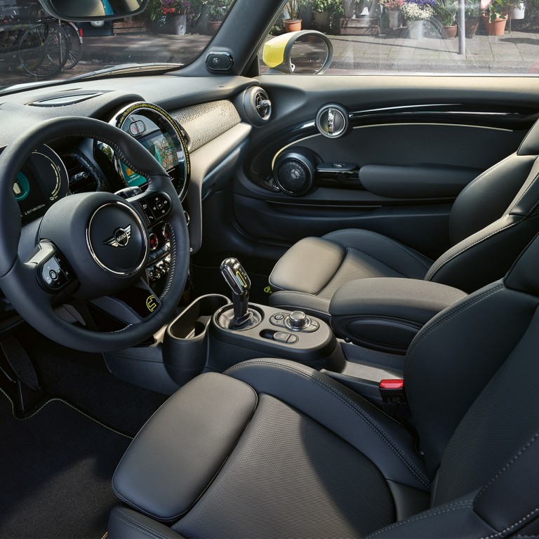 MINI Cooper SE 3 porte – interni – vista a 360°