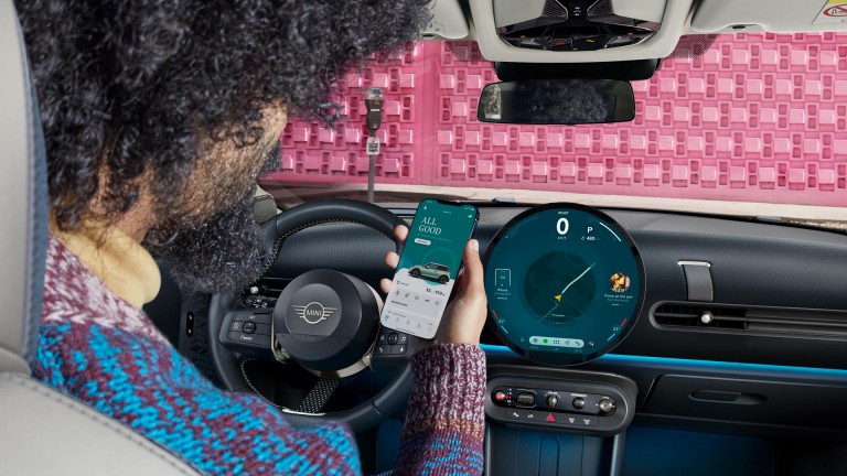 MINI Cooper 3 porte - esperienza digitale - app mini